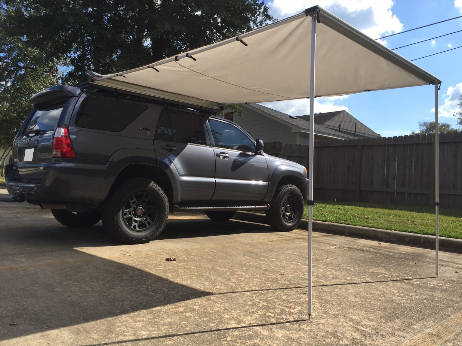 Dobinsons 4x4 Roll Out Awning 6.5FT x 9.8FT Medium Size, Includes ...