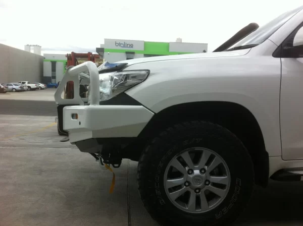 Dobinsons 200 Series Winch Bumper Land Cruiser 200 Series 2012 to mid 2016 (1), painted white (comes black when shipped)