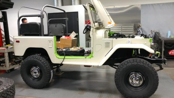 Toyota FJ40 land cruiser with 2 inch Dobinsons lift and 33 inch tires