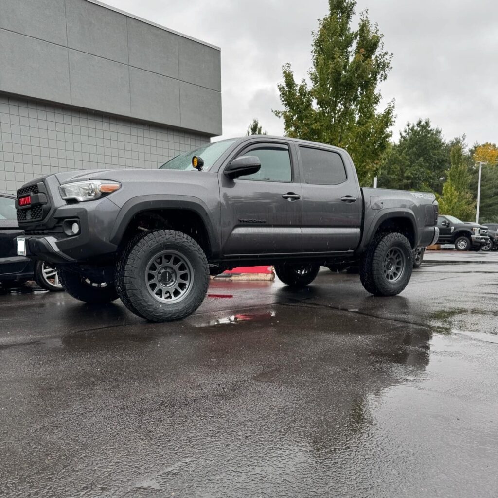 Dobinsons 3rd gen Tacoma lift GS59-221 C59-354 QR59-551K UCA59-003K GS59-940 3 inch front 2 inch rear (4)