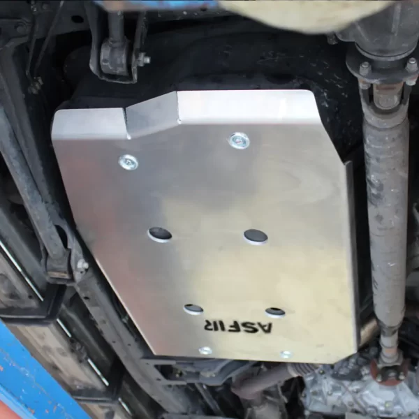 Toyota Land Cruiser 100 / Lexus LX 470 Fuel Tank Skid Plate